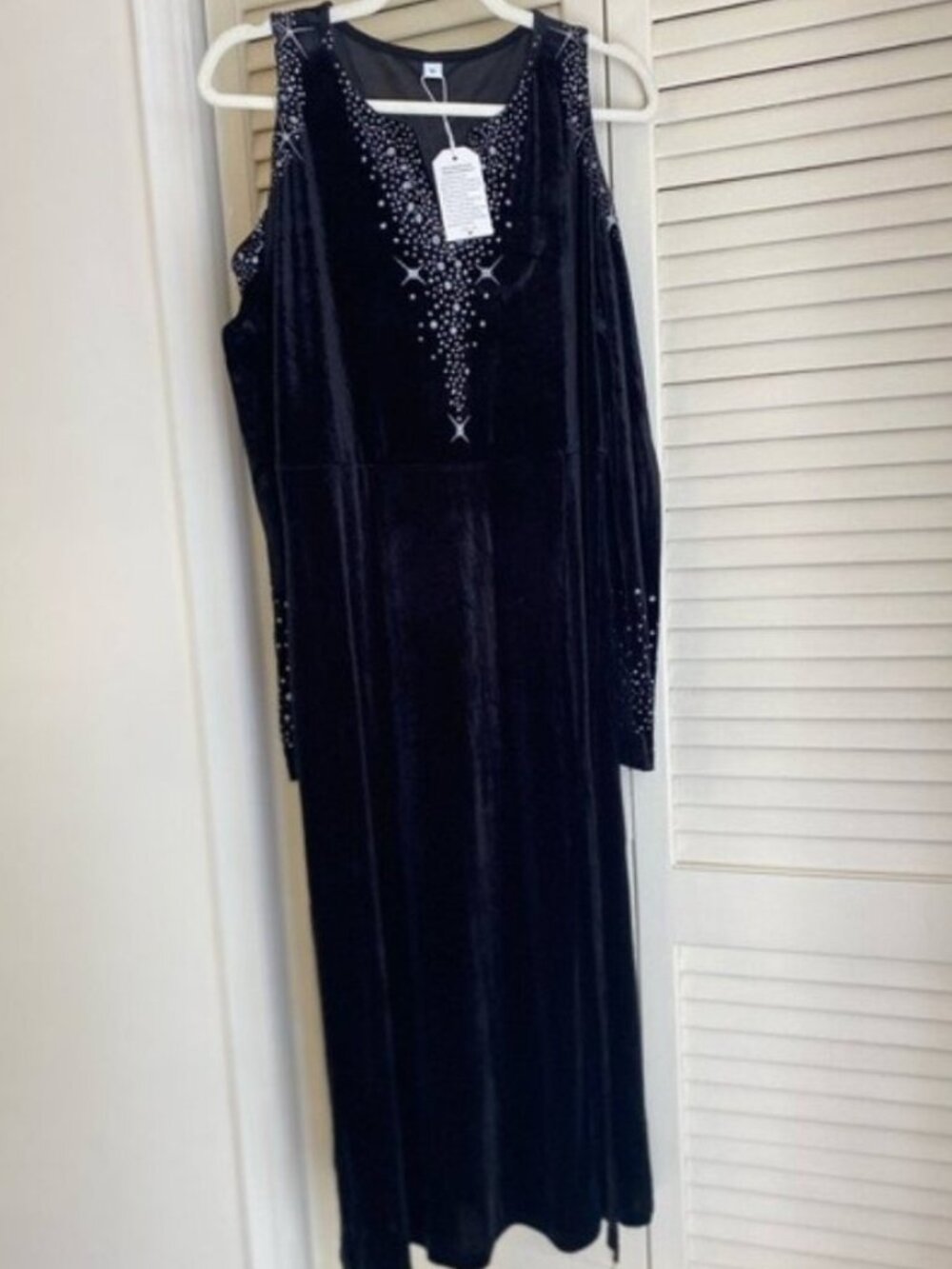 NWT Black Velour Cold Shoulder Maxi Dress With Star Embellishments Size XL